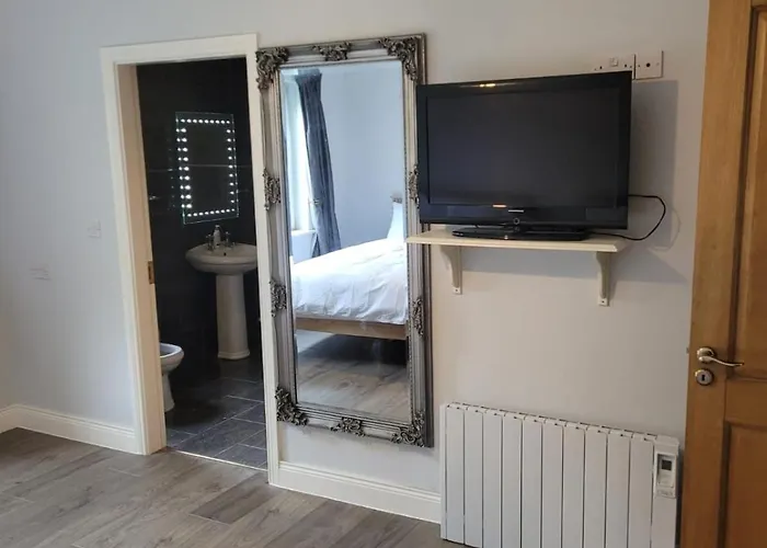 Large En-suite